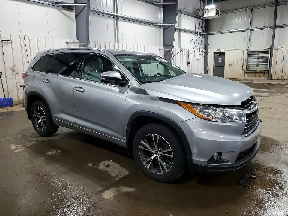 2016 TOYOTA HIGHLANDER XLE  
