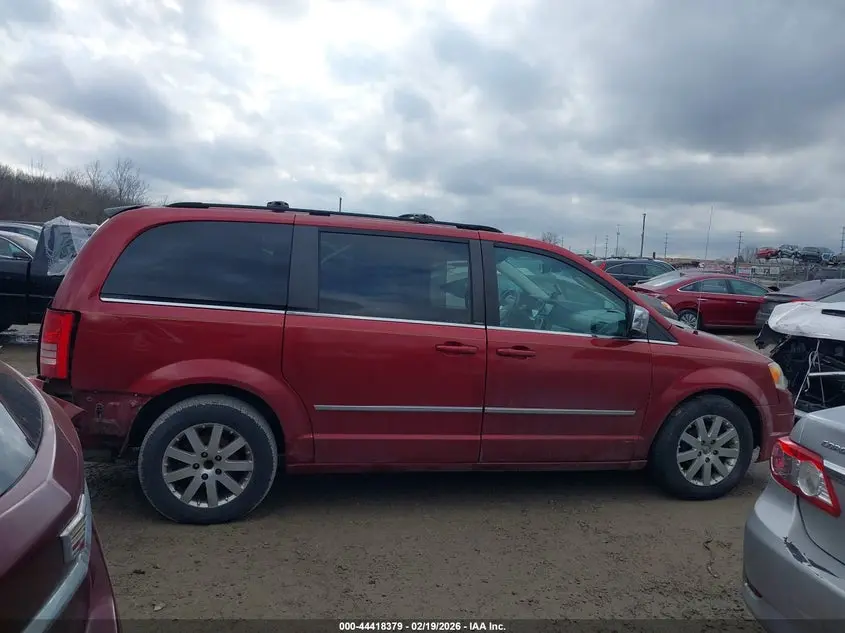 2010 CHRYSLER TOWN & COUNTRY TOURING