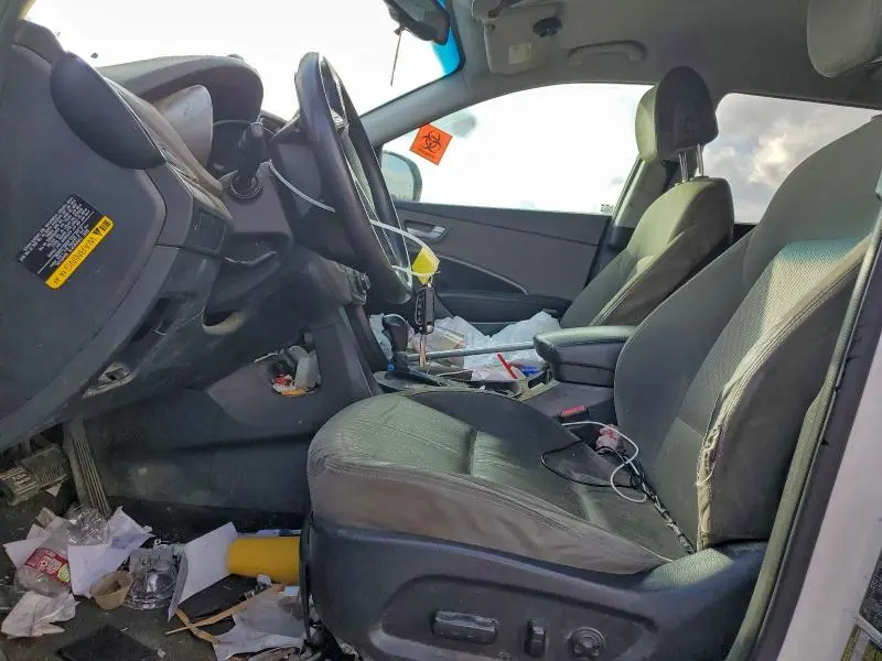 2016 HYUNDAI SANTA FE SE  