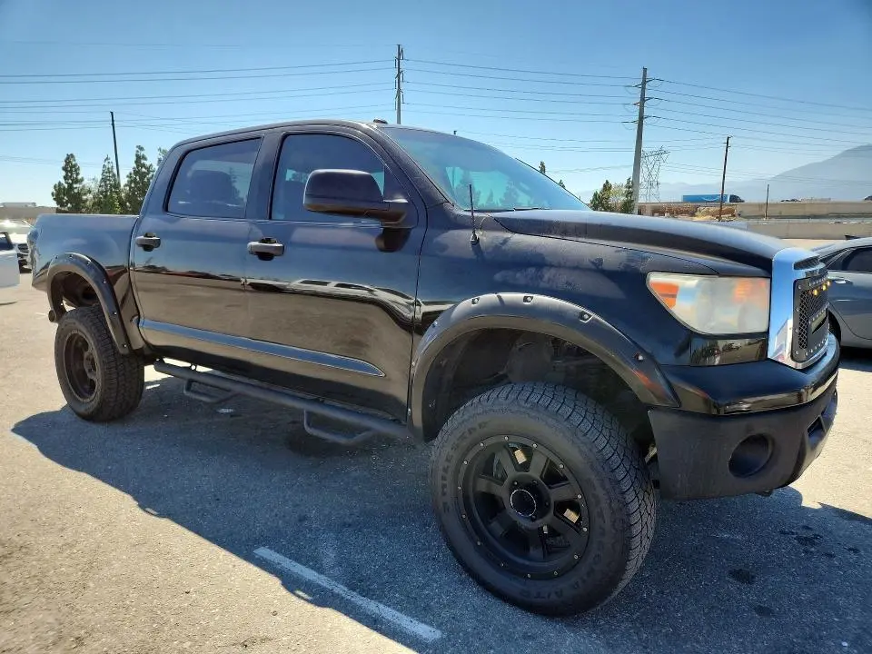 2013 TOYOTA TUNDRA CREWMAX SR5  