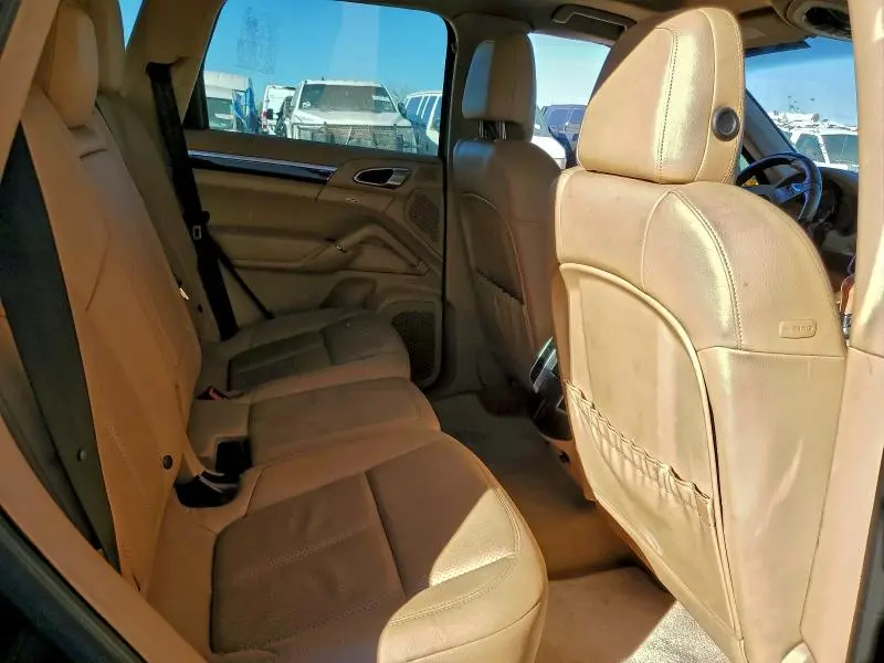 2013 PORSCHE CAYENNE   