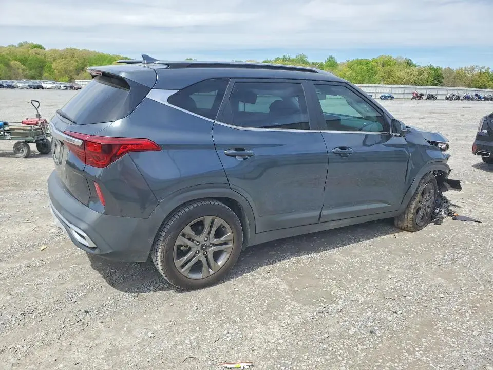 2023 KIA SELTOS S  