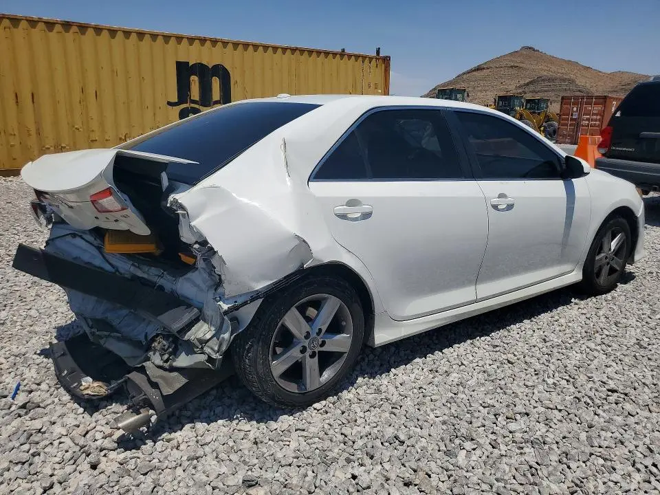 2013 TOYOTA CAMRY SE  