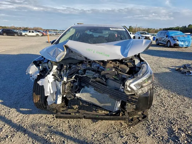 2025 NISSAN VERSA SR  