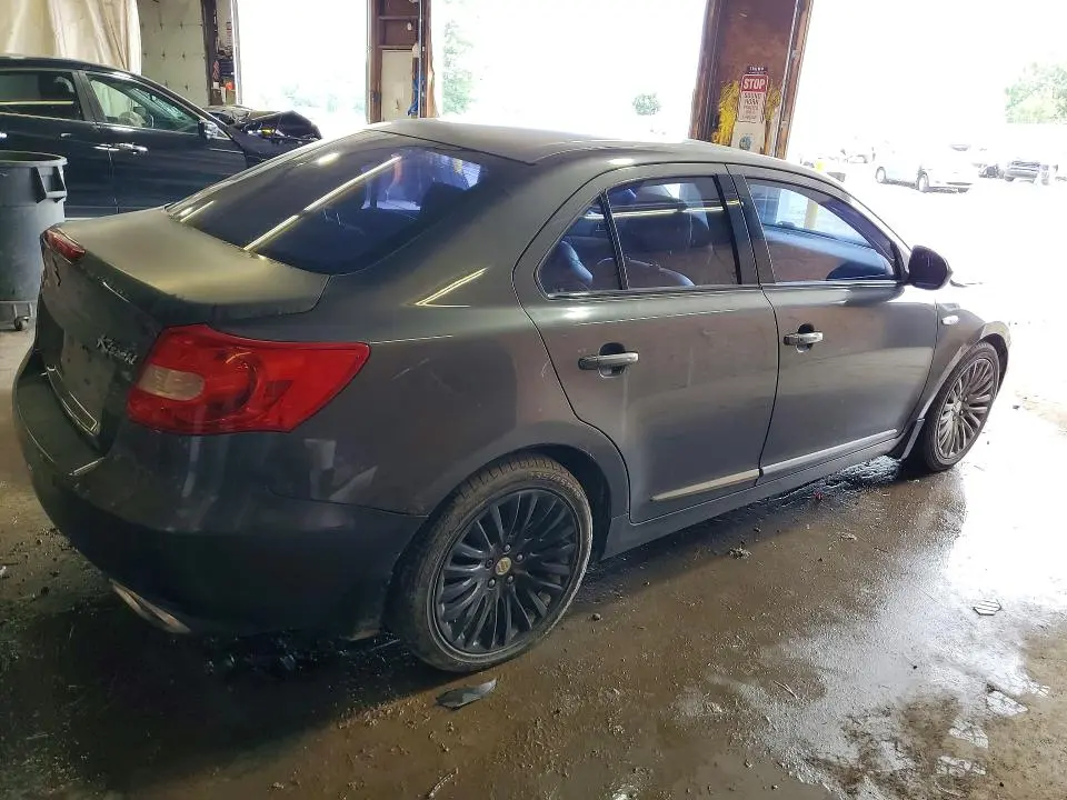 2010 SUZUKI KIZASHI SLS  