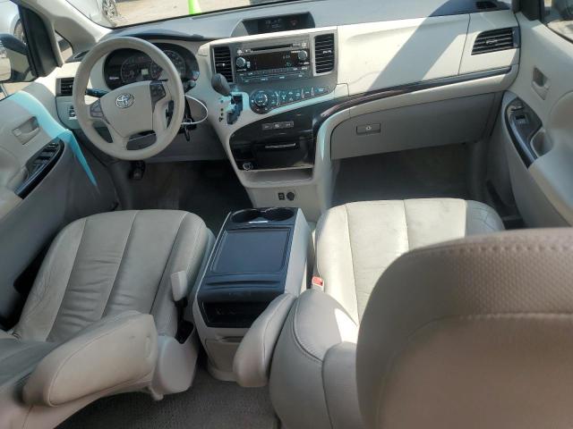 2013 TOYOTA SIENNA LE