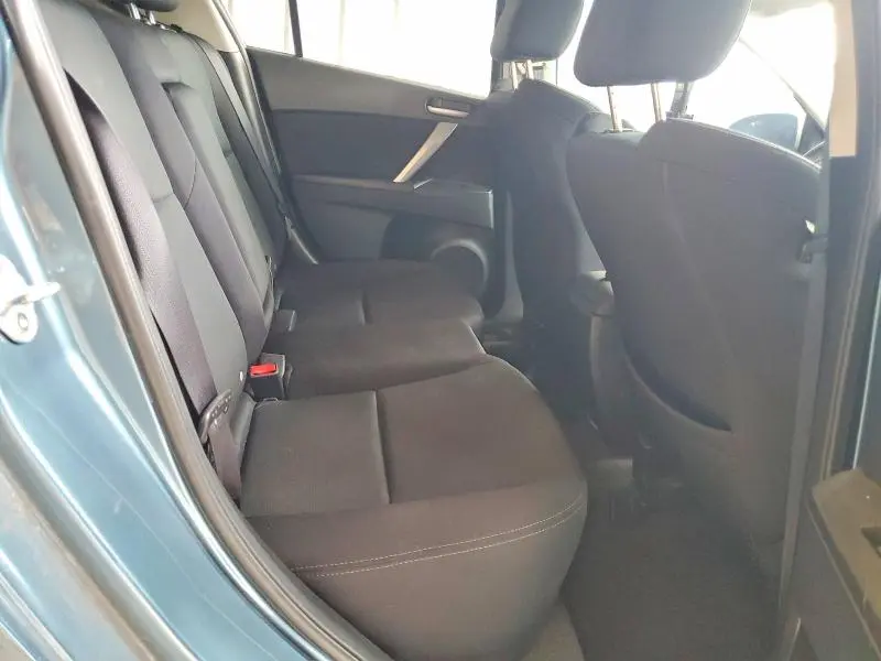 2011 MAZDA 3