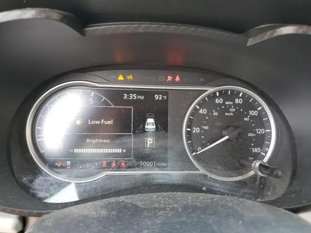 2022 NISSAN VERSA SV  