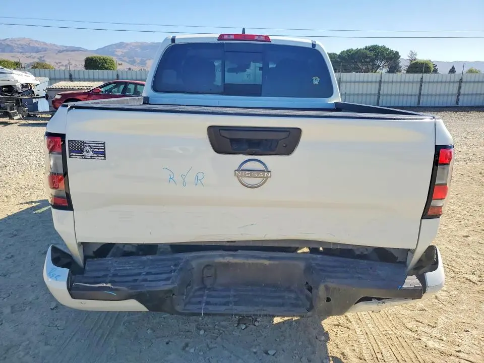 2025 NISSAN FRONTIER SV  