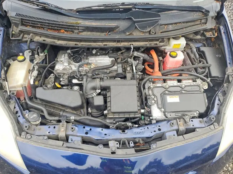 2013 TOYOTA PRIUS THREE  