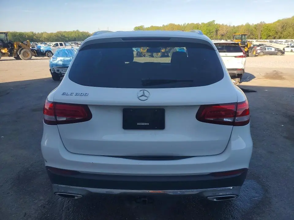 2017 MERCEDES-BENZ GLC 300  