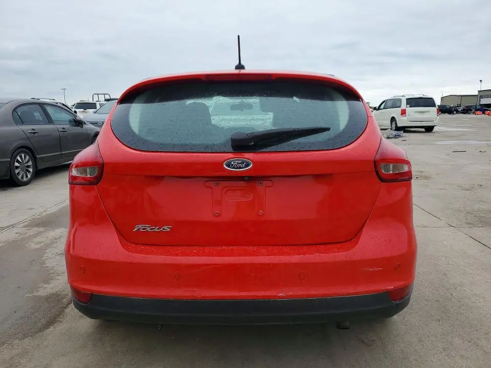 2016 FORD FOCUS SE  