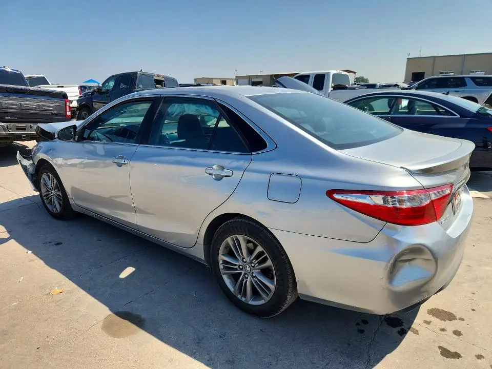 2016 TOYOTA CAMRY SE  