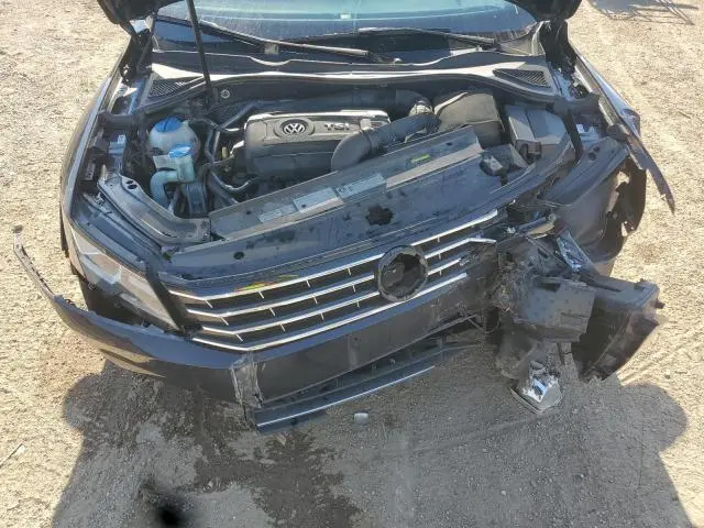 2017 VOLKSWAGEN PASSAT SE  