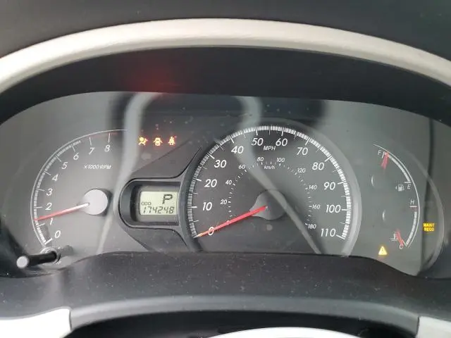 2013 TOYOTA SIENNA LE  