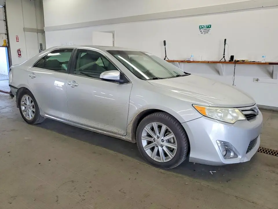 2014 TOYOTA CAMRY XLE V6  