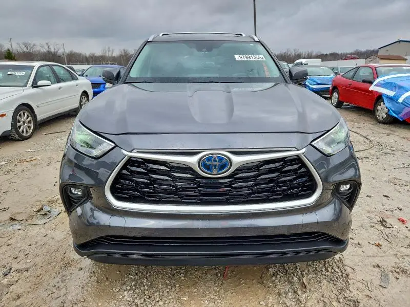 2022 TOYOTA HIGHLANDER HYBRID XLE  