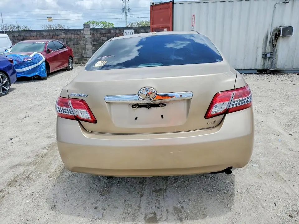 2010 TOYOTA CAMRY LE  