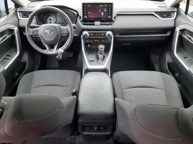 2021 TOYOTA RAV4 XLE  