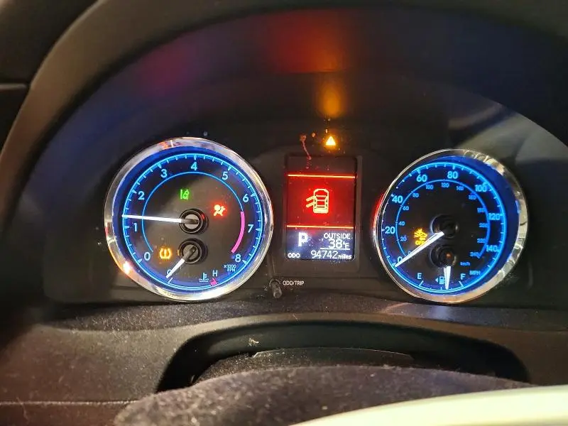 2017 TOYOTA COROLLA LE  