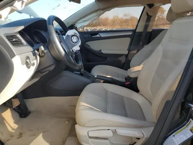 2015 VOLKSWAGEN JETTA SE  