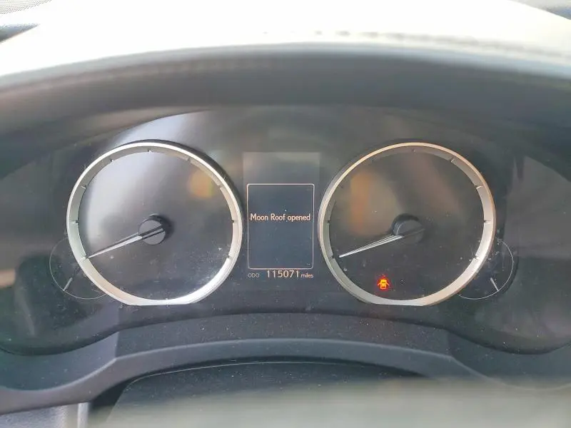 2016 LEXUS IS 200T  