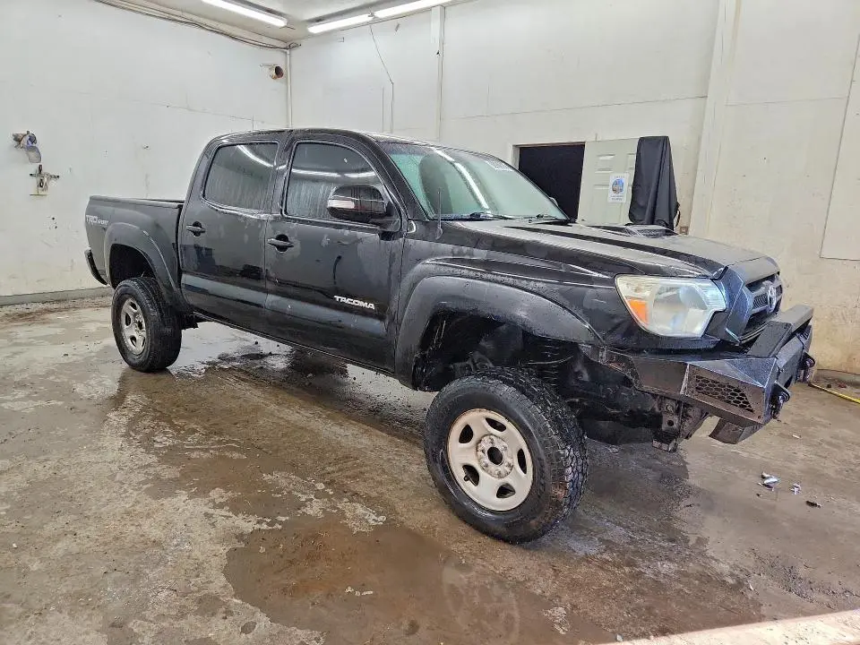 2015 TOYOTA TACOMA V6  