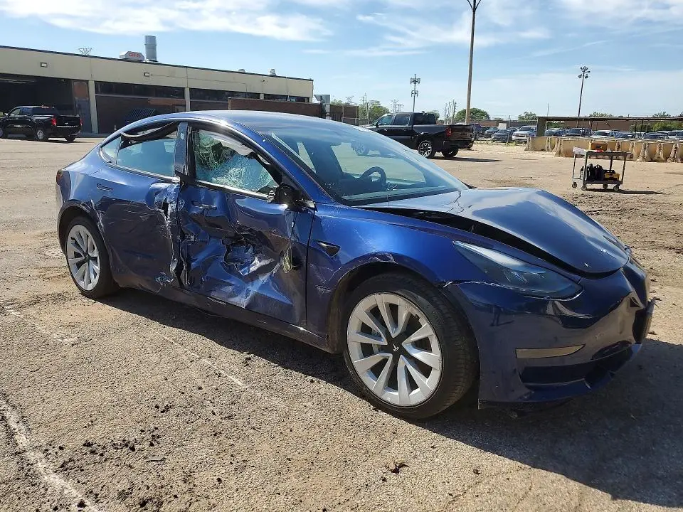2022 TESLA MODEL 3   