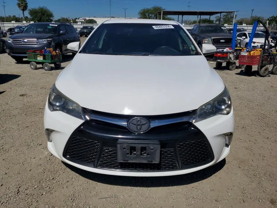 2017 TOYOTA CAMRY SE  