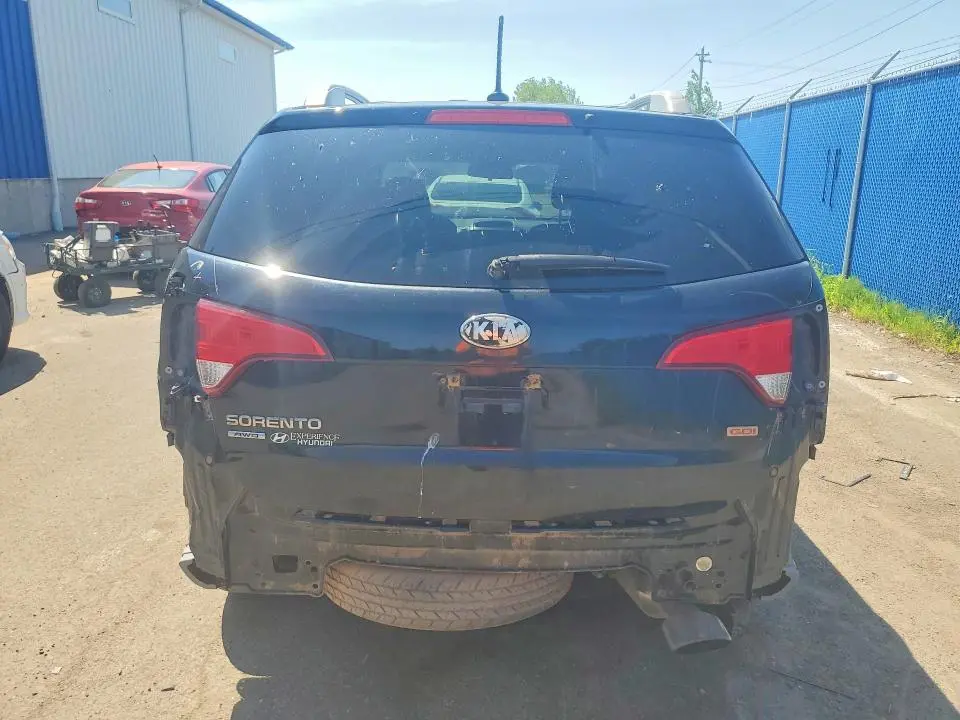 2015 KIA SORENTO LX  
