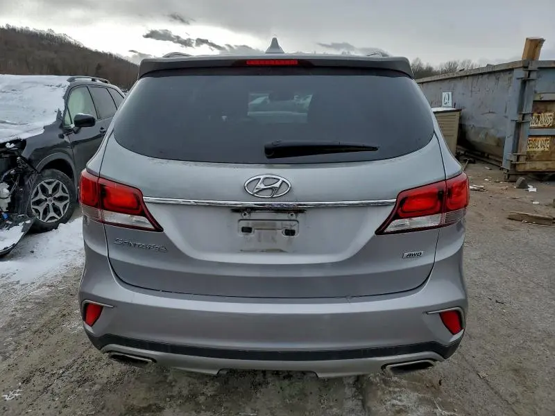 2017 HYUNDAI SANTA FE SE  