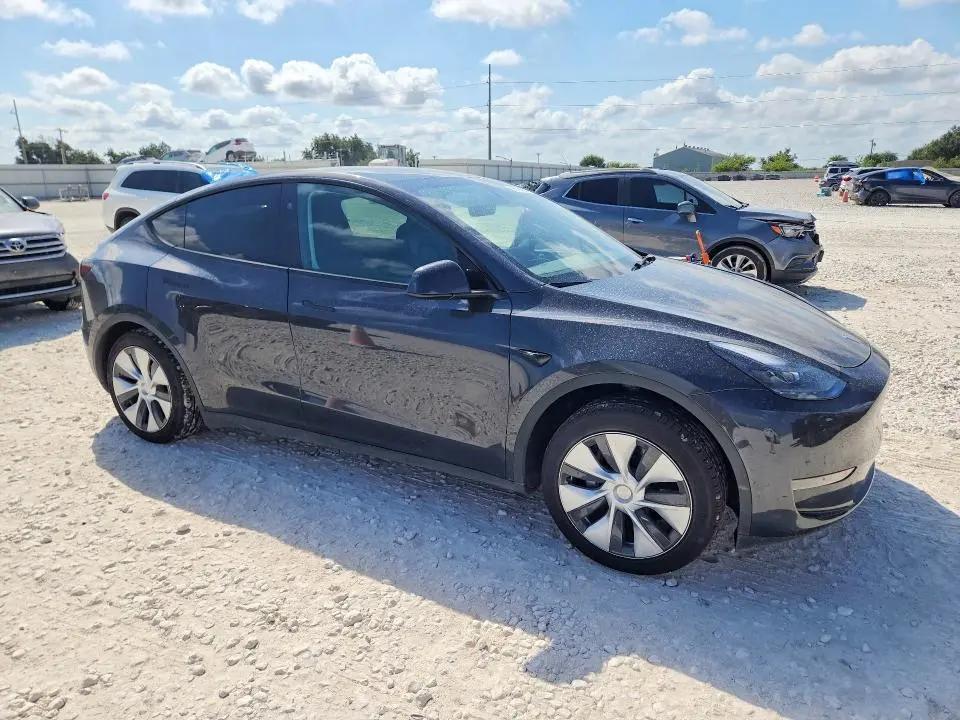 2024 TESLA MODEL Y   