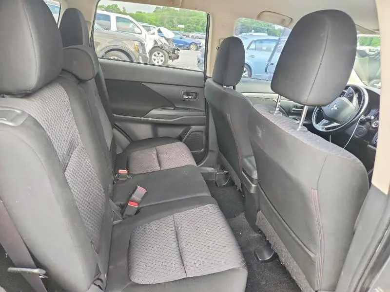 2014 MITSUBISHI OUTLANDER SE  