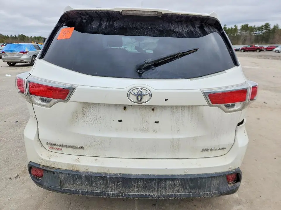 2015 TOYOTA HIGHLANDER XLE  