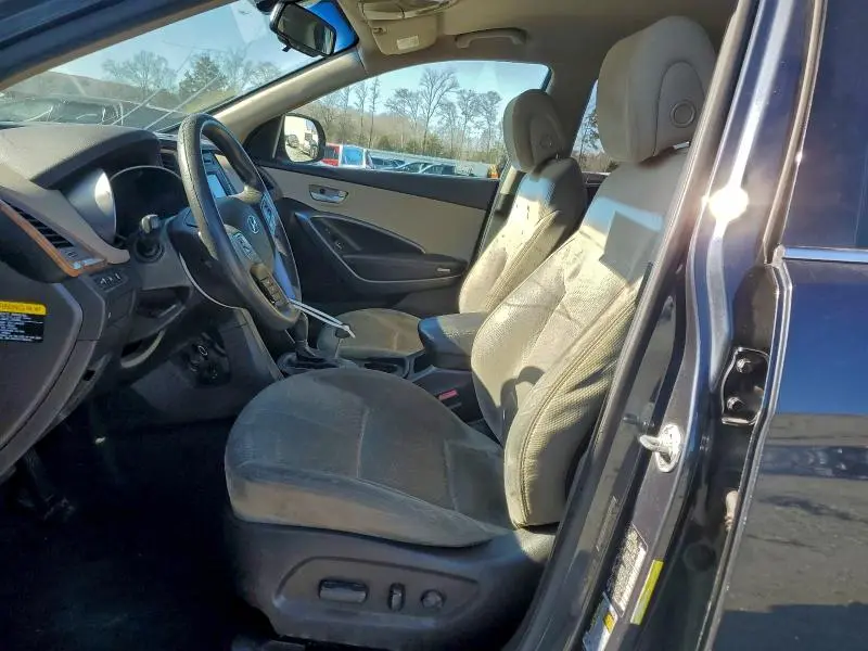 2016 HYUNDAI SANTA FE SE  