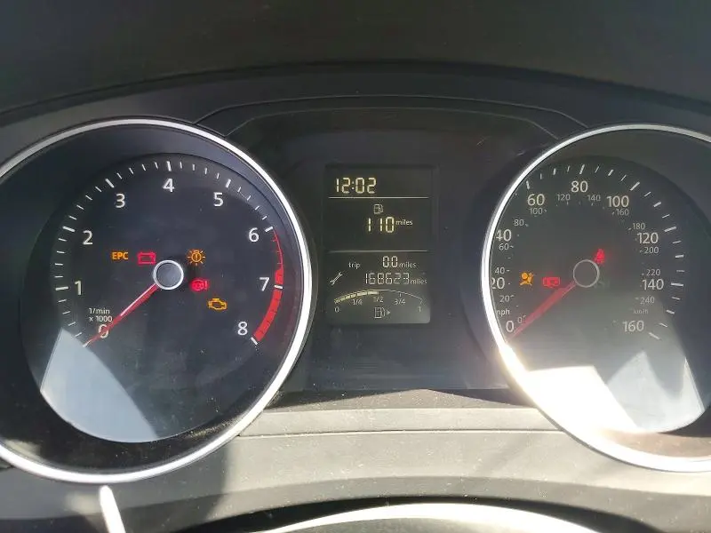 2015 VOLKSWAGEN JETTA SE  
