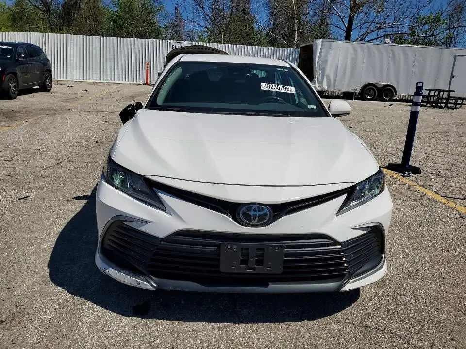2022 TOYOTA CAMRY LE  