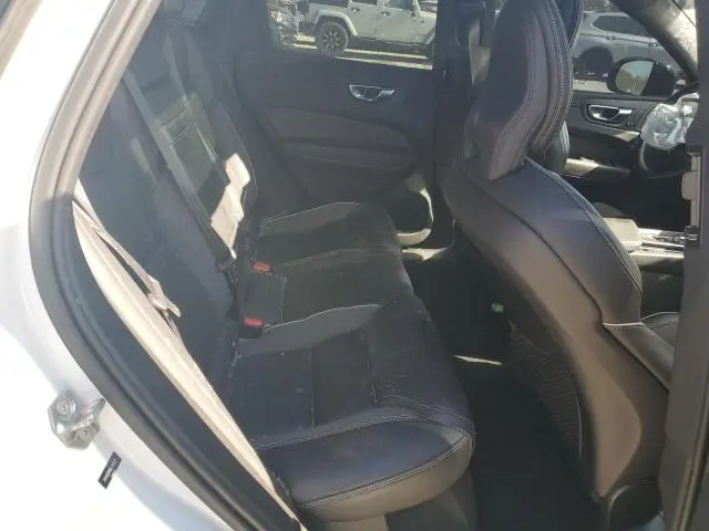 2020 VOLVO XC60 T5 R-DESIGN  