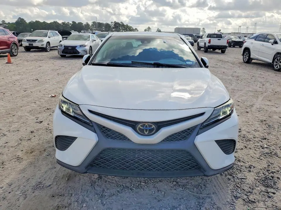 2019 TOYOTA CAMRY SE  