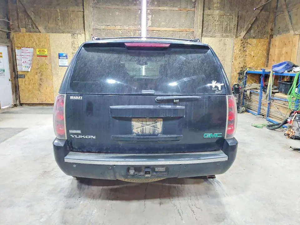 2011 GMC YUKON DENALI  