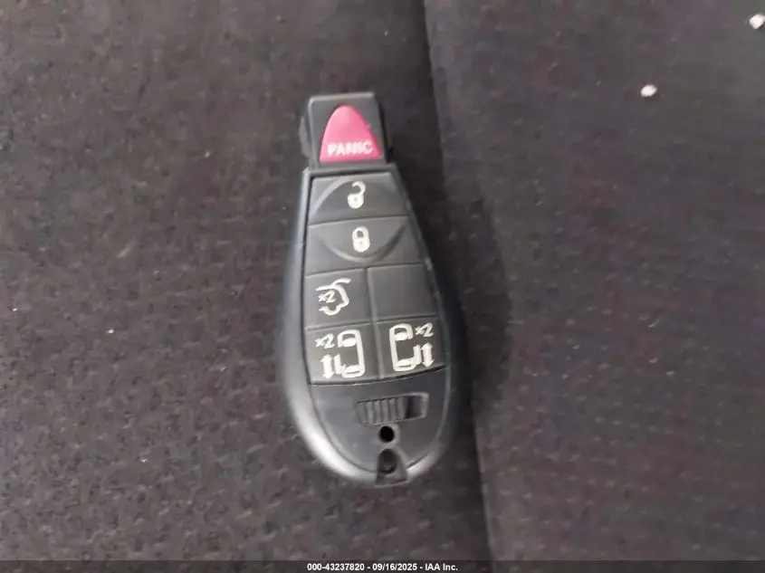 2011 CHRYSLER TOWN & COUNTRY TOURING