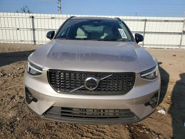 2024 VOLVO XC40 PLUS  