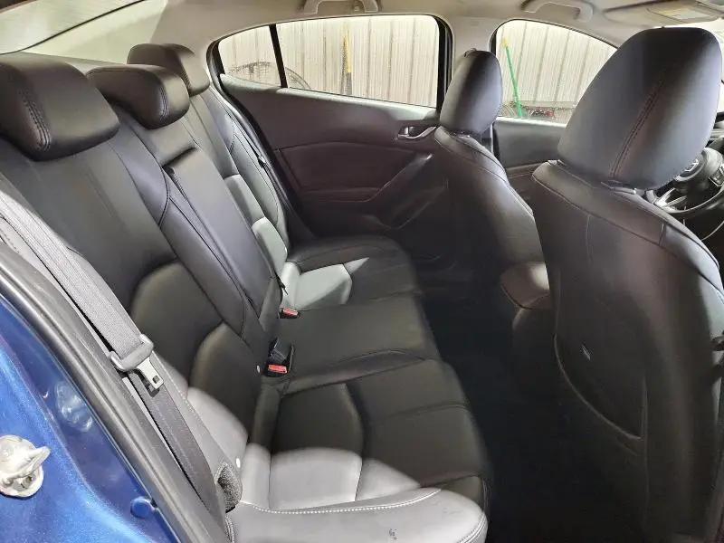 2018 MAZDA 3 TOURING  
