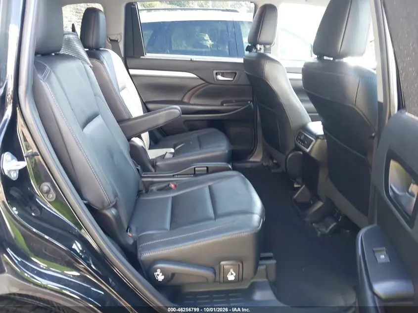 2019 TOYOTA HIGHLANDER XLE