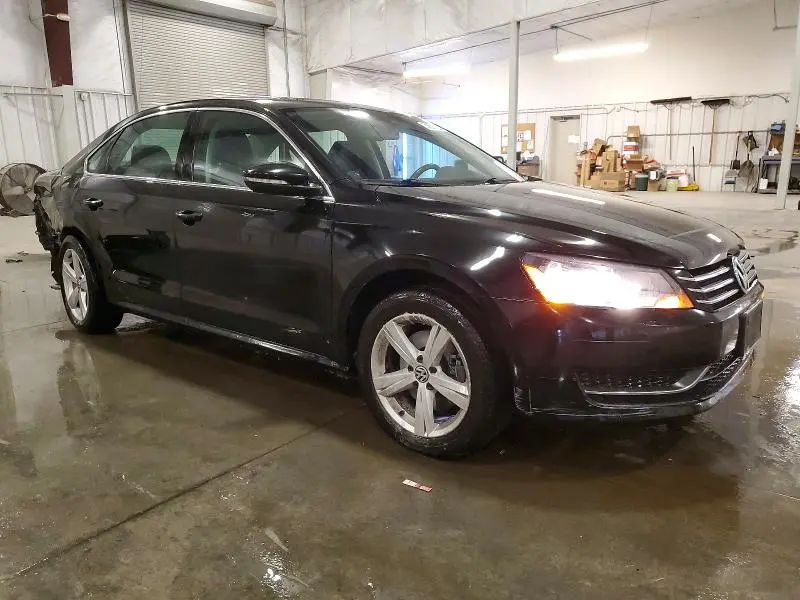 2012 VOLKSWAGEN PASSAT SE  