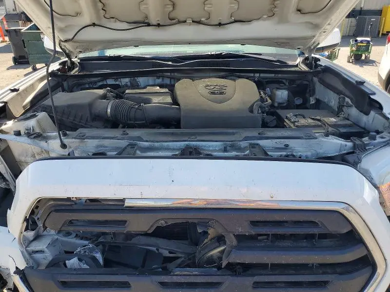 2018 TOYOTA TACOMA SR5 V6  