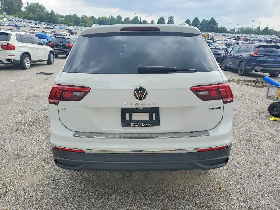 2022 VOLKSWAGEN TIGUAN SE  