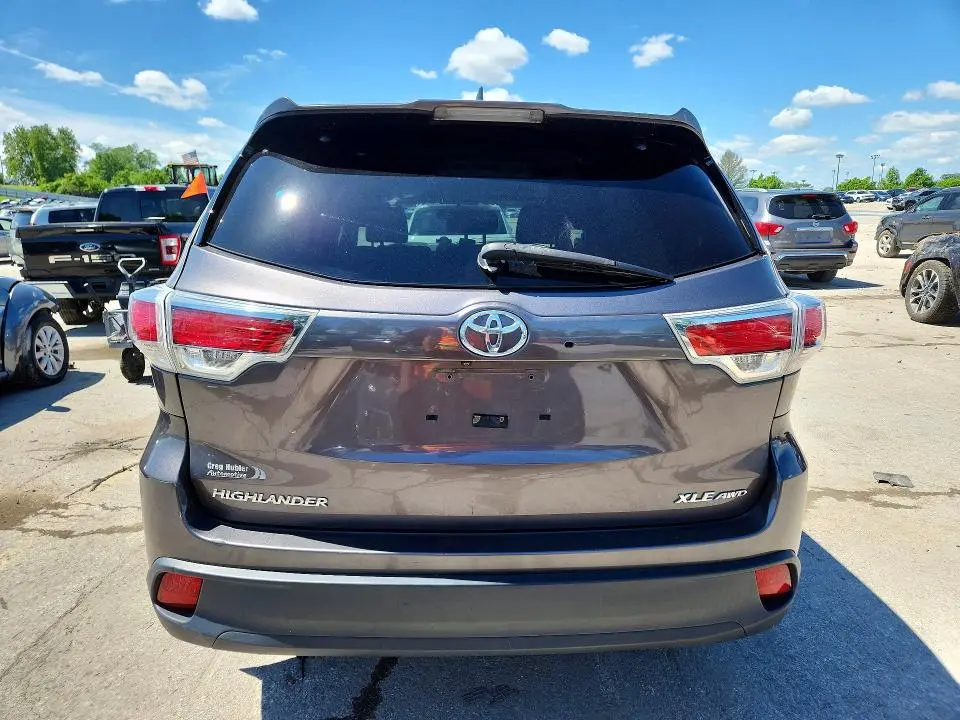 2015 TOYOTA HIGHLANDER XLE  