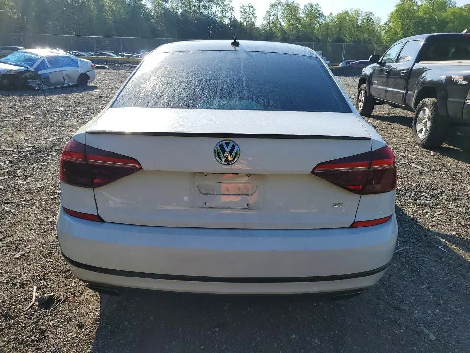2018 VOLKSWAGEN PASSAT GT  