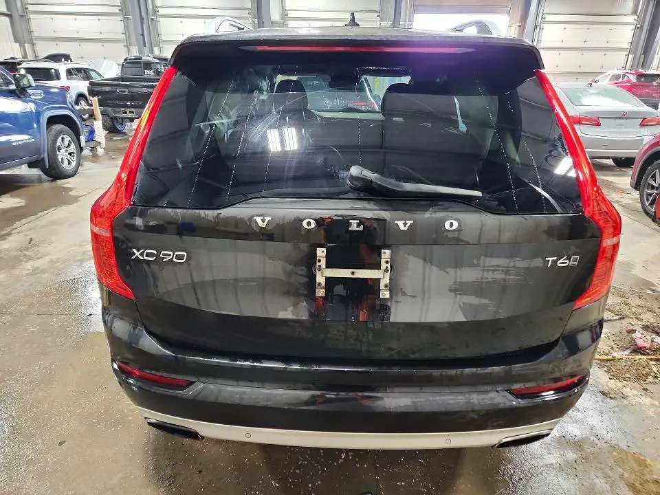 2016 VOLVO XC90 T6  